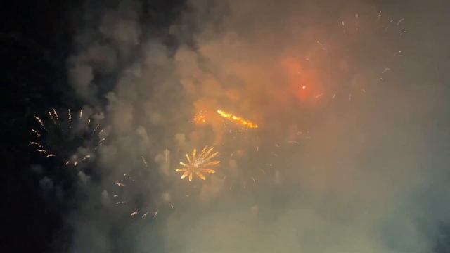 Праздничный салют в Худжанде в честь 30-летия Независимости Республики Таджикистан смотреть онлайн