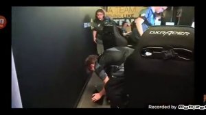 люсик разбил ipad на турнире ?