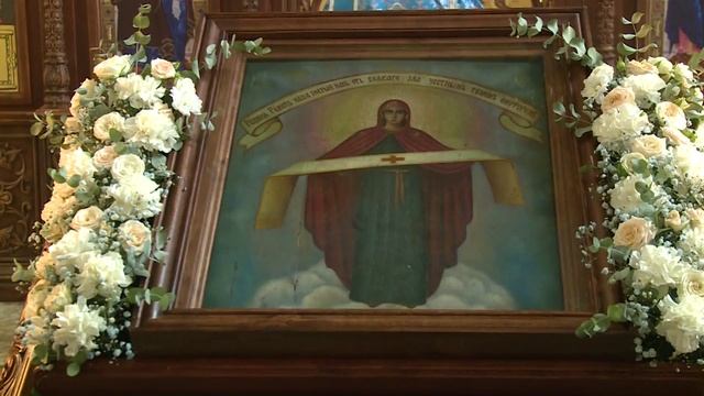Православные верующие отмечают Покров Пресвятой Богородицы
