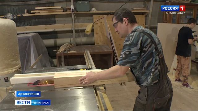 В Архангельске по старинным чертежам построили традиционную лодку поморов