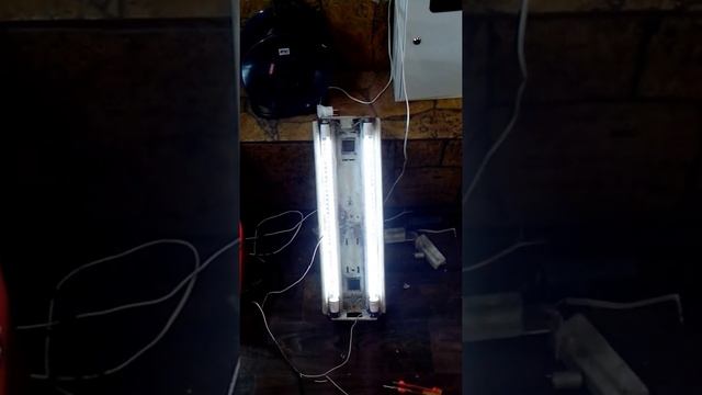 Перемонтаж люминесцентного светильника, под светодиодные лампы смотреть онлайн