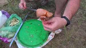 Рыба ловиться на пенопласт. Карась на Урале. Река Урал, район Кажехарова.