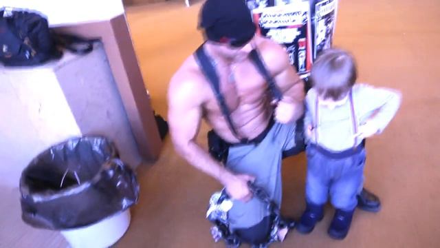 Чемпионат Москвы 2013 год. Бодибилдинг. Фитнес. "Очень Сильное Агентство Павла Зубринова. смотреть онлайн