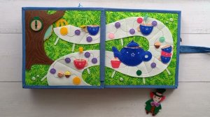 Книга Алиса в стране чудес из фетра