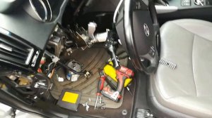 Причина стука в усилителе руля hyundai sonata 2011.  40.000 пробег