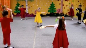 "Осенний вальс" в исполнении детей старшей группы