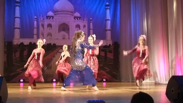 Индийский танец "Hawa Hawai". Ансамбль "Васанта". г.Тверь смотреть онлайн