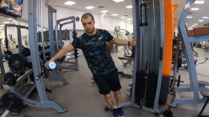 Махи гантели одной рукой