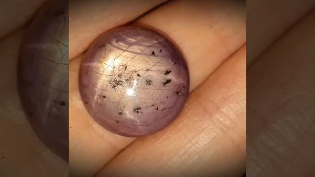 Звездчатый Корунд, уральский. Камень с эффектом астеризма смотреть онлайн