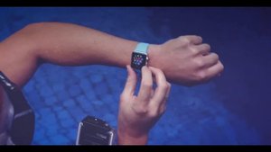 Apple Watch – тест на водонепроницаемость! Купаем Apple Watch: душ, ведро и бассейн!