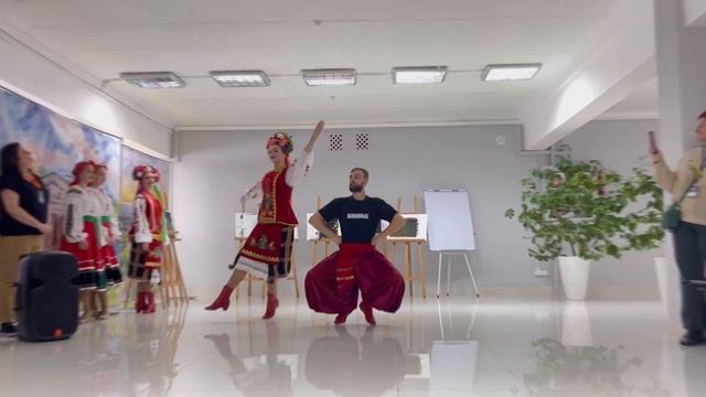 В центрі «ЯМаріуполь» затанцювати дорослі і діти✨ смотреть онлайн