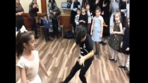 СУПЕР ЛЕЗГИНКА , ДЕТИ ТАНЦУЮТ ЛЕЗГИНКУ !!!