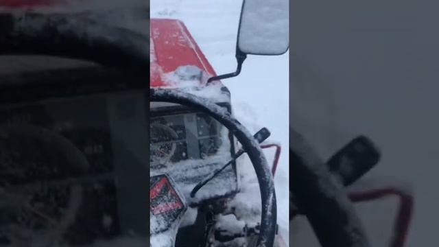 Как заводиться японский  трактор в холодную погоду