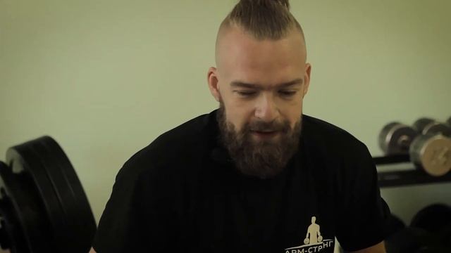 Дрищ ухАди 1 выпуск.Первый присед с титановым бедром смотреть онлайн