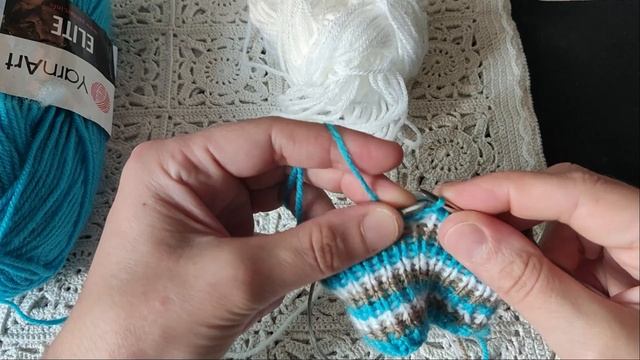 Подробный МК по вязанию шапочки-колпачка спицами для игрушек