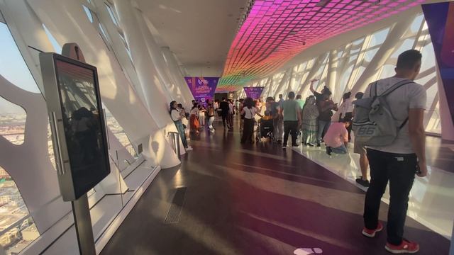 Дубай. Золотая рамка. Стеклянный мост смотреть онлайн