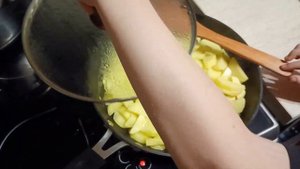 Жареная картошка по-домашнему