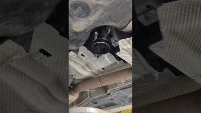 GLE 300d 167кузов,замена топливного фильтра,официальный дилер считает,что он стоит в баке. смотреть онлайн