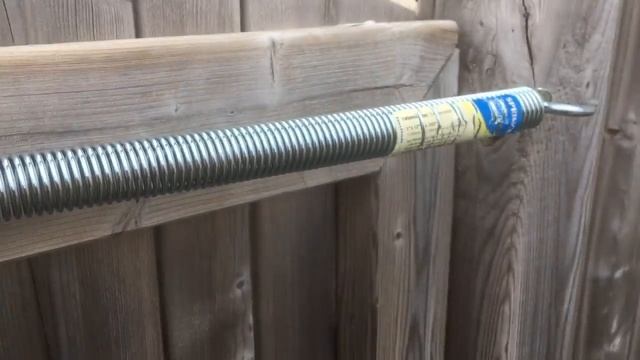 DIY Install a Gate spring, Backyard Gate Spring Shut смотреть онлайн
