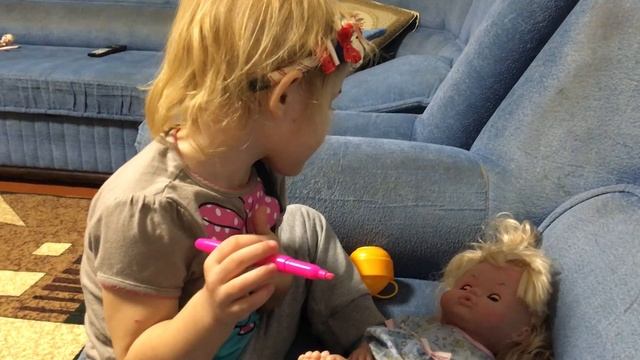 Надя делает бодиарт и михенди на кукле смотреть онлайн