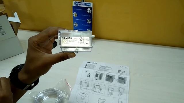 Siemens Differential Pressure Sensor-QBM2030 (With Display) смотреть онлайн