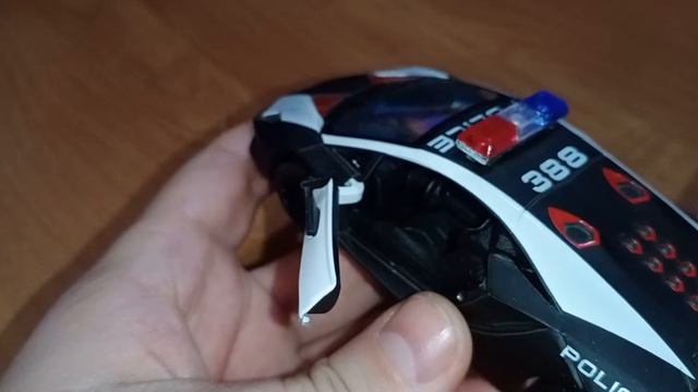 Lamborghini Sesto Elemento. Игрушечная модель полиции.mp4 смотреть онлайн