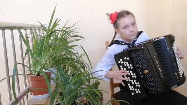 Кирса Эльвира, 11 лет, баян, Обр. А. Ноздрачёва "Синий платочек", Ю. Гаврилов "Скорый поезд" смотреть онлайн