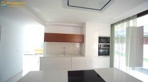 Хай тек недвижимость в Испании, новая вилла с бассейном от застройщика за 318 000 € г. Бенидорм