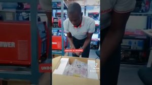 Unboxing of Aipower inverter generator SM2500Di.