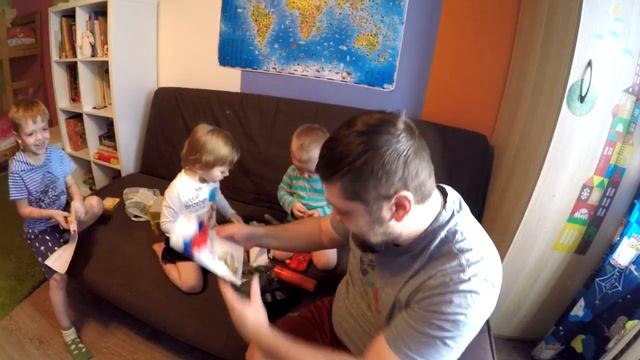 8 МАРТА vs. 23 ФЕВРАЛЯ. Подарки смотреть онлайн