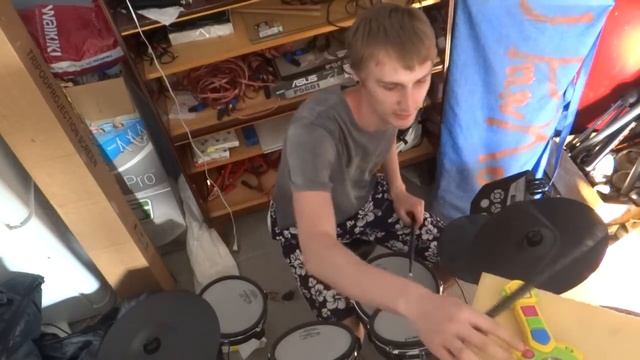 Нет света? Барабаны + детская игрушка нам помогут смотреть онлайн