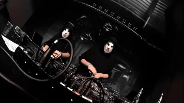 Angerfist Live @ Masters Of Hardcore 2005 The Outbreak Of Hardcore Psychopaths 08-10-2005 смотреть онлайн