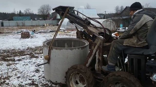 мини погрузчик и бетонное кольцо кс10-9 (600 кг) смотреть онлайн