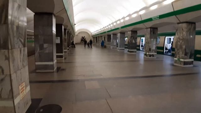 Санкт-Петербург, станция метро Приморская