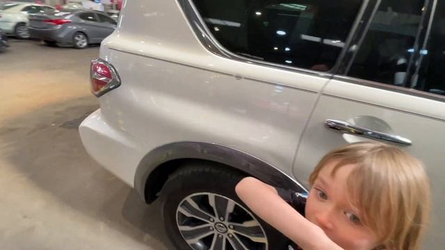ИНОМАРКИ за КОПЕЙКИ... Авторынок в ДУБАЕ. Как проходят аукционы в ОАЭ и какие АВТО можно купить