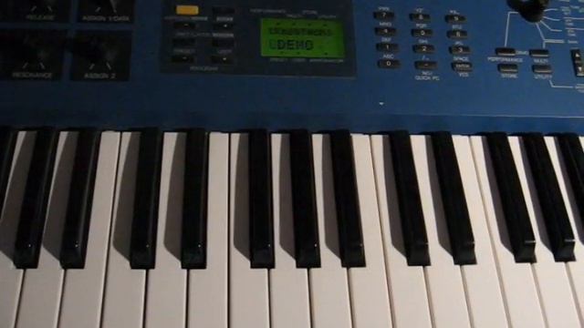 Yamaha CS1x factory demos смотреть онлайн