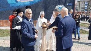 В Цхинвале ко Дню космонавтики появился красочный мурал и бюст первого космонавта Ю.Гагарина.