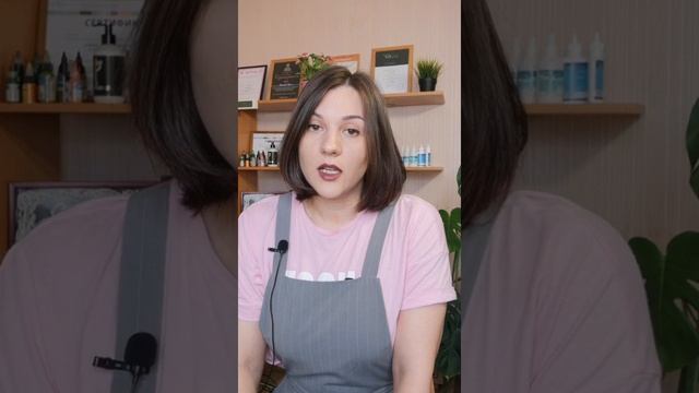 Почему одна бровь всегда звживает светлее?
