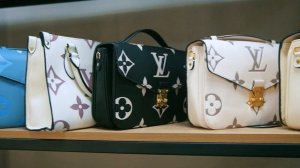 БИЗНЕС НА ШМОТКАХ | Как открыть прибыльный магазин одежды [шоурум]