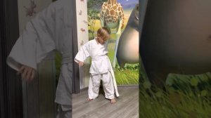 Как быстро завязать пояс на кимоно. Карате