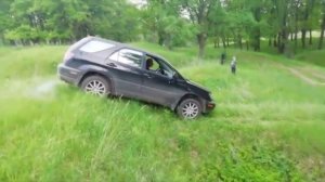 СРАВНЕНИЕ ПРОХОДИМОСТИ. ЗАЗ-968М и LEXUS RX300 в условиях загорода
