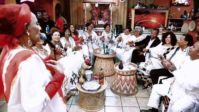 Ethiopian Music: Maritu Legesse (Enechawet) ማሪቱ ለገሰ (እንጫወት) New Ethiopian Music 2019(Official Video смотреть онлайн