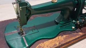 Швейная машина после покраски .