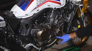 HOW TO FLASH REPLACE  MOTORCYCLE COOLANT  HONDA AFRICA TWIN 2017