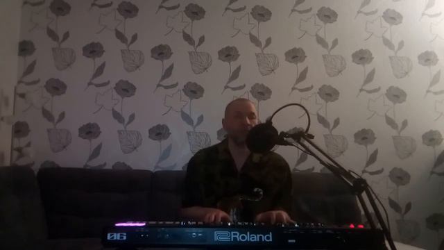 #игра на синтезаторе. "Обычный день..." "Typical day..." "Ganz normaler Tag..." смотреть онлайн