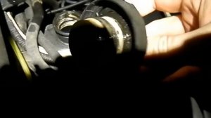 Белый налет на маслозаливной крышке  Причины