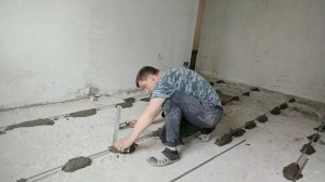 РЕМОНТ СТАРОЙ ХРУЩЁВКИ СВОИМИ РУКАМИ!!! ч.12 Стяжка в квартире