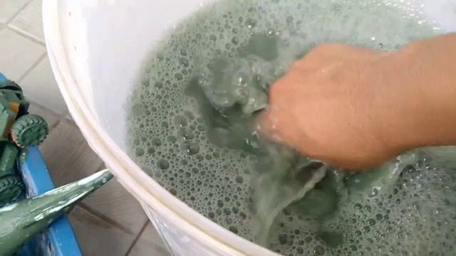 Membersihkan Mainan Mobil Mobilan, Mobil Balap, Mobil Polisi, Forklift, Truk Tangki, Excavator смотреть онлайн