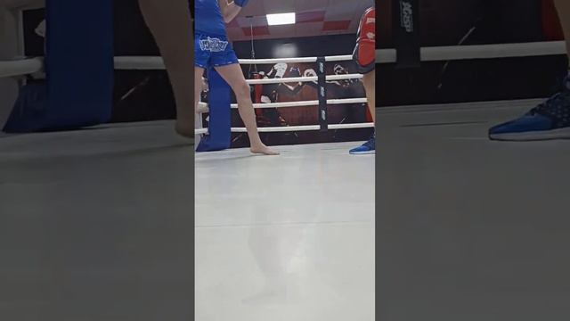 Тренер дал огня🔥 #boxing #muaythai #boxingtraining #бокс #тайскийбокс смотреть онлайн