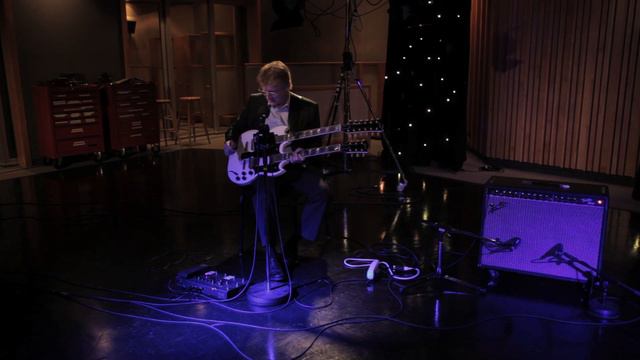 Triumph's Rik Emmett breaks down the Double Necked Guitar смотреть онлайн